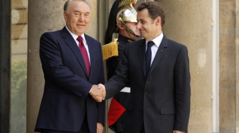 Nursultan Nazarbayev and Nicolas Sarkozy. ©REUTERS/Benoit Tessier