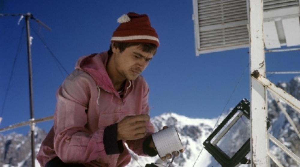 Meteorologist working at the high-mountain meteo station. Tuyuk-Su glacier in Zailiyskiy Alatau. ©RIA Novosti