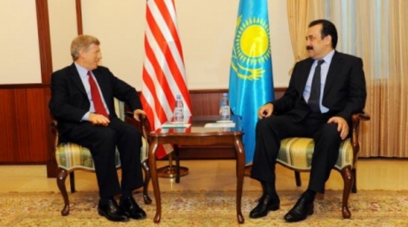 Kazakhstan Prime-Minister Karim Massimov and US Deputy Secretary of Energy Daniel Poneman. Photo courtesy of flickr.com