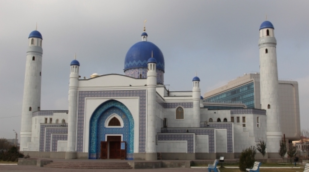 Central mosque of Atyrau. ©Dmitriy Dubovitskiy