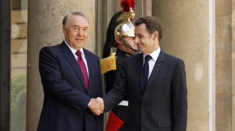 Nursultan Nazarbayev and Nicolas Sarkozy. ©REUTERS/Benoit Tessier