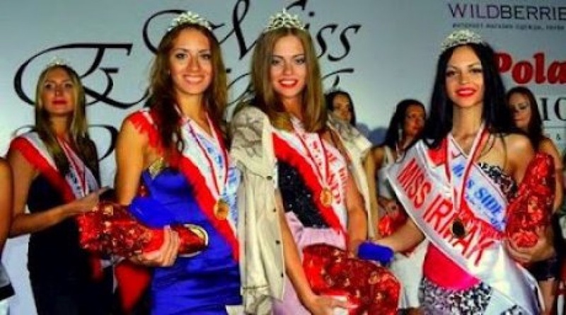Russian Yekaterina Bespalova (C) became "Miss Eurasia-2012". Photo courtesy of official website of the pageant