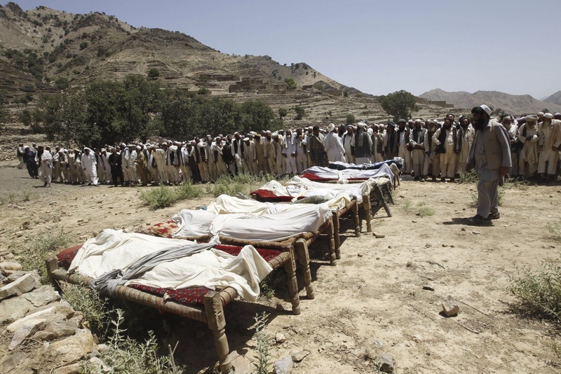 The bodies of killed after explosion at a wedding party. ©REUTERS/Parwiz Parwiz 