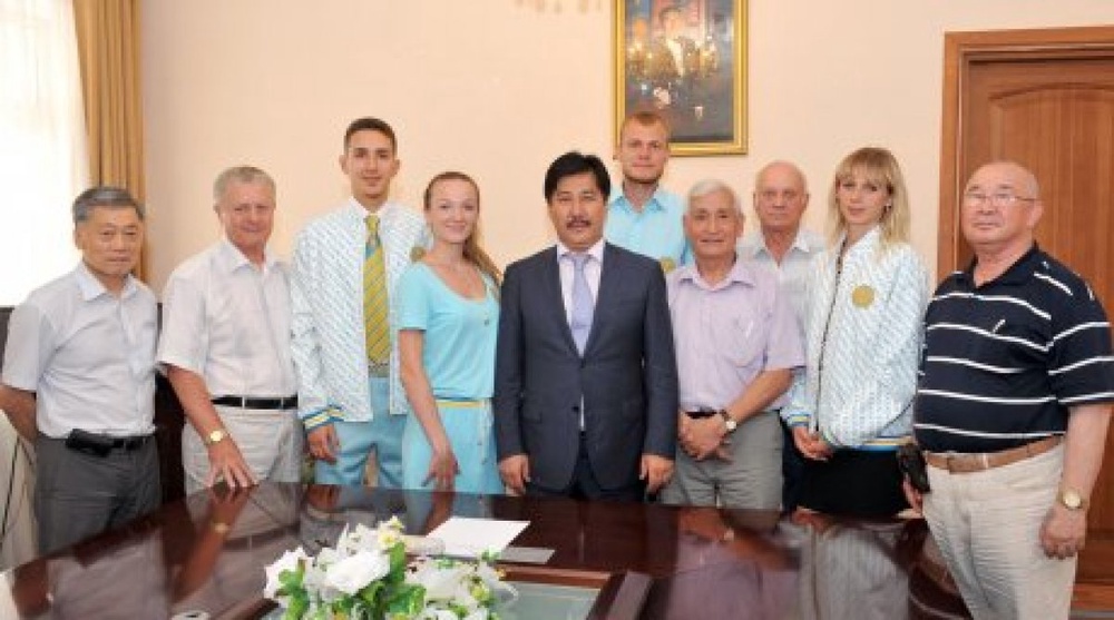 Olympians met with the University's president. 