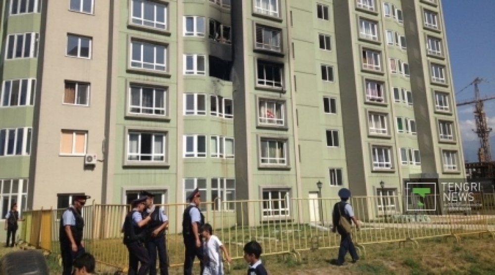 The special operation was held in the Almaty multi-storey residential building. Photo by Vladimir Prokopenko©