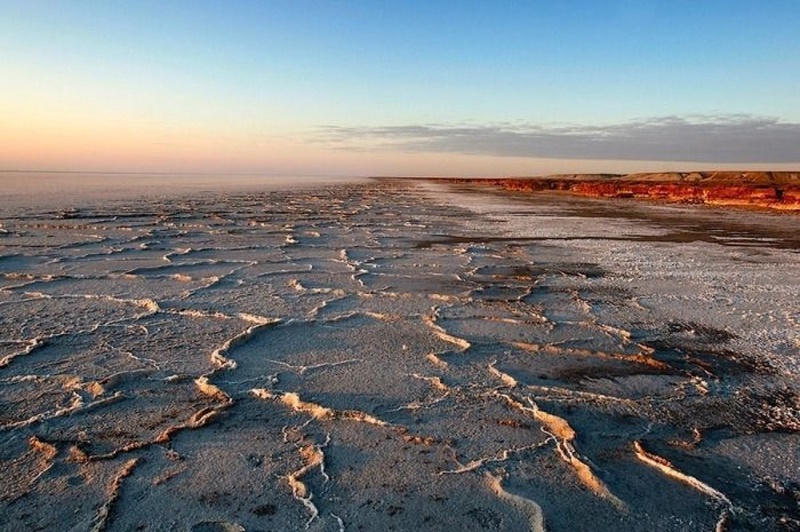 Aral sea. Photo courtesy of acidcow.com