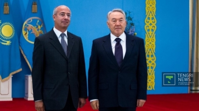 Kazakhstan President Nursultan Nazarbayev (R) and Austrian Ambassador Extraordinary and Plenipotentiary Wolfgang Banyai (L). Photo by Danial Okassov©
