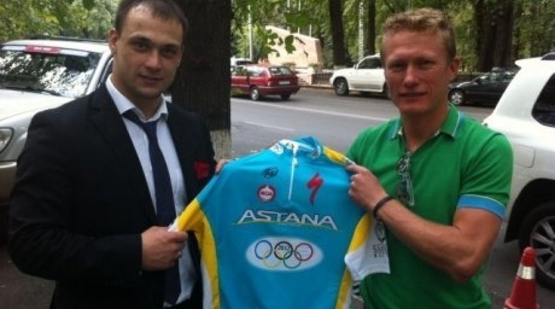 Ilya Ilyin and Alexandre Vinokourov. Photo courtesy of astanafans.com