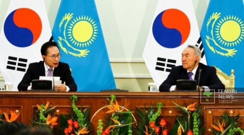 Kazakhstan President Nursultan Nazarbayev (R) and President of South Korea Lee Myung-Bak (L). Photo by Danial Okassov©