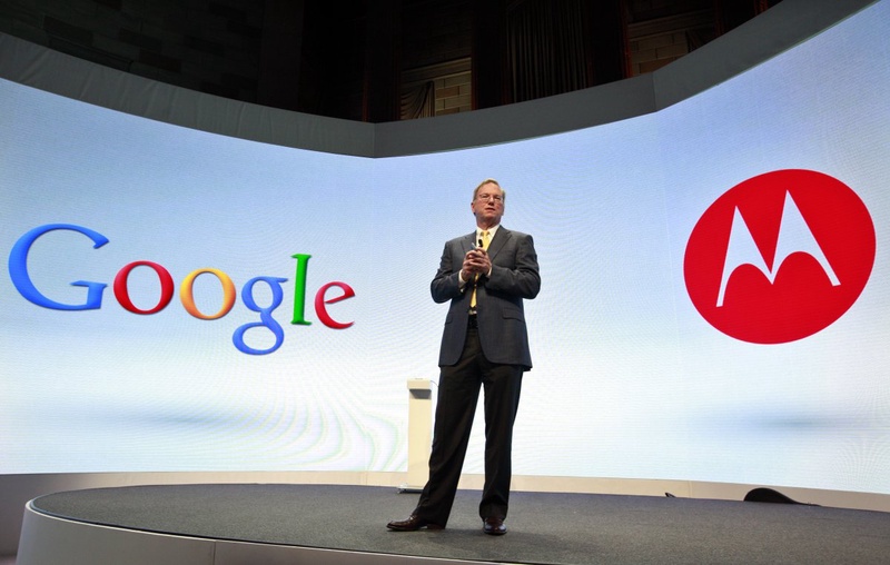 Google Chairman Eric Schmidt speaks at a Motorola phone launch. ©REUTERS/Brendan McDermid 