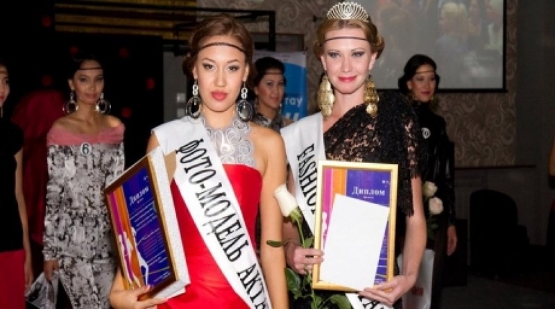 Saule Alekperova, "Model Fashion Girl Aktau - 2012" and Marta Nesterova, "Fashion Girl Aktau - 2012". Photo courtesy of tumba.kz