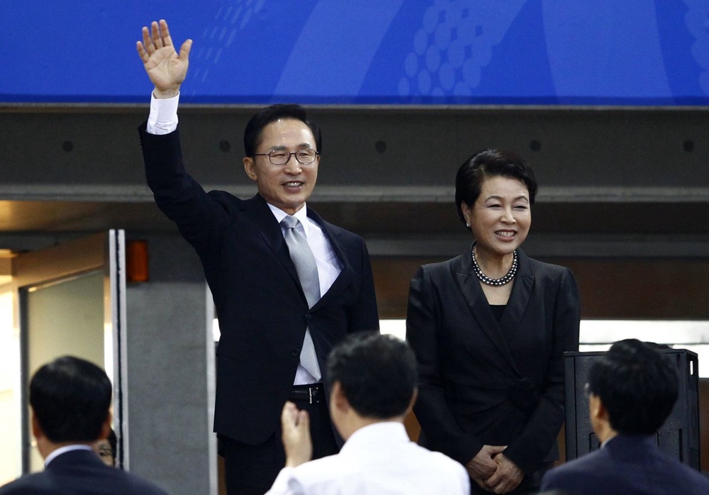 South Korea's President Lee Myung-bak and his wife Kim Yoon-ok. ©REUTERS