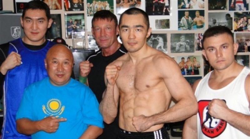 Beibut Shumenov (center). Photo courtesy of proboxing-fans.com