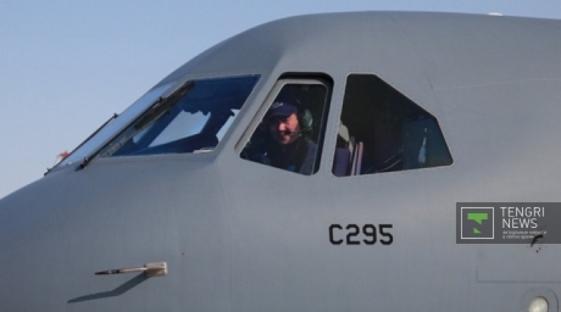 Kazakhstan pilots started training on Spanish C-295. Photo by Vladimir Prokopenko©