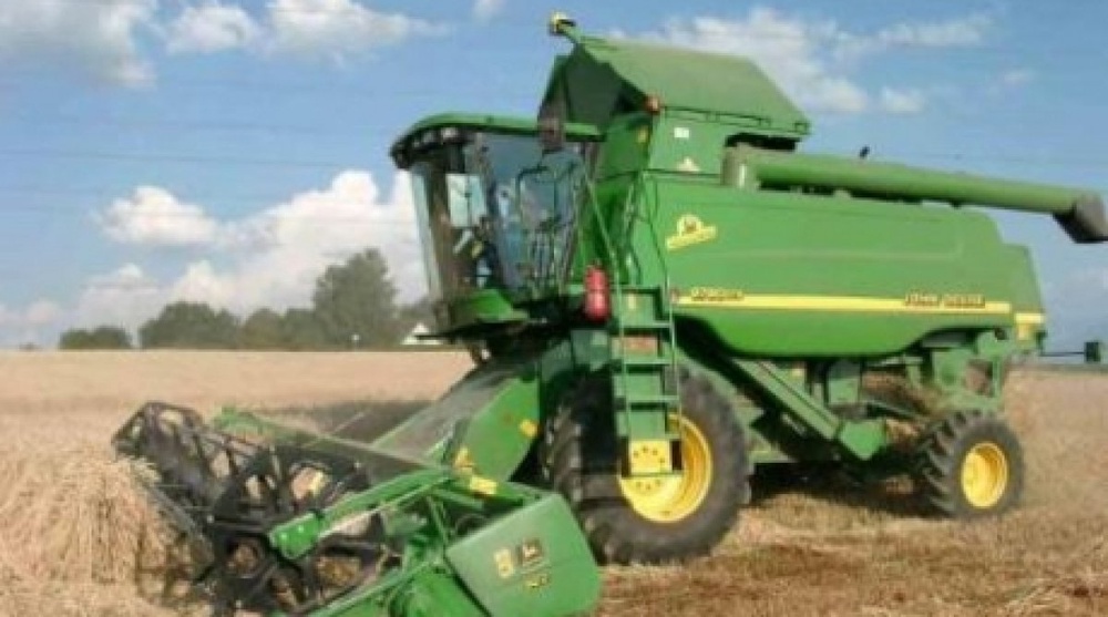 John Deere combine harvester. Photo courtesy of agro-new.ru