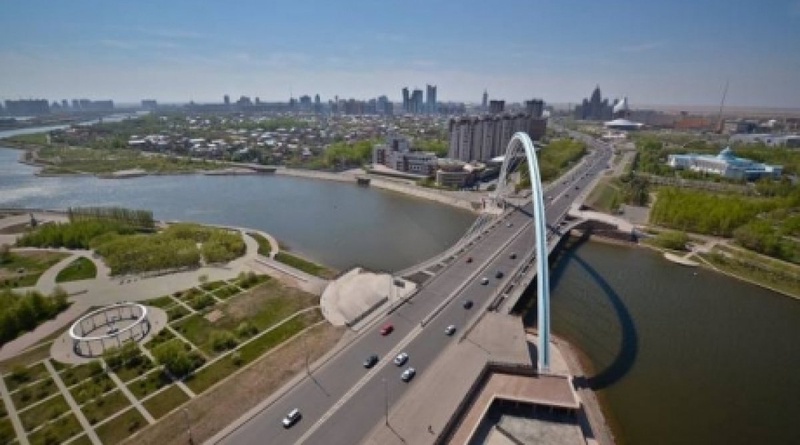 A bridge over Ishim river in Astana. Photo courtesy of livejournal.com