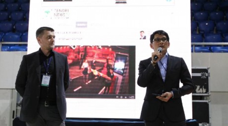 Head of Tengrinews TV Aleksander Zhuravlyov (left) and head of Alash Media Group Batyr Kazybayev (R). Photo by Tengrinews.kz