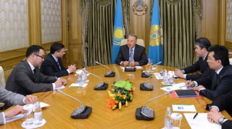 President Nazarbayev meeting Lorenzo Simonelli, President & CEO
GE Transportation. Photo courtesy of akorda.kz 