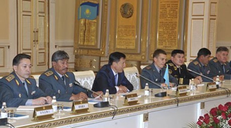 The meeting of Kazakhstan Defense Minister with Vice-Chairman of the Central Military Commission of China. ©mod.gov.kz