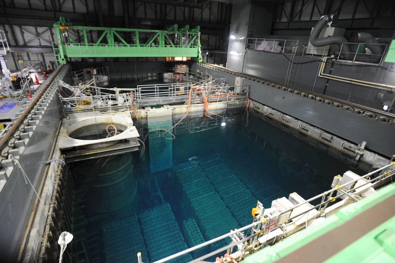 The spent fuel pool inside the No.4 reactor building is seen at the tunami-crippled Tokyo Electric Power Co's (TEPCO) Fukushima Daiichi nuclear power plant in Fukushima prefecture. ©Reuters/Kyodo