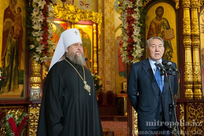 The Metropolitan Bishop Alexander and President Nazarbayev. Photo ©<a href="http://mitropolia.kz/" target="_blank">mitropolia.kz</a>