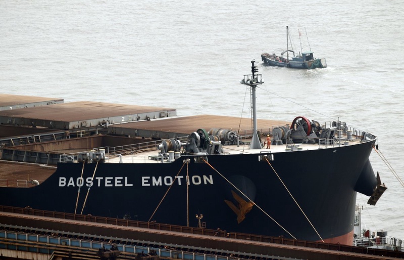 The Baosteel Emotion, a 226,434 deadweight-tonne ore carrier owned by Mitsui O.S.K. Lines. ©Reuters/Carlos Barria