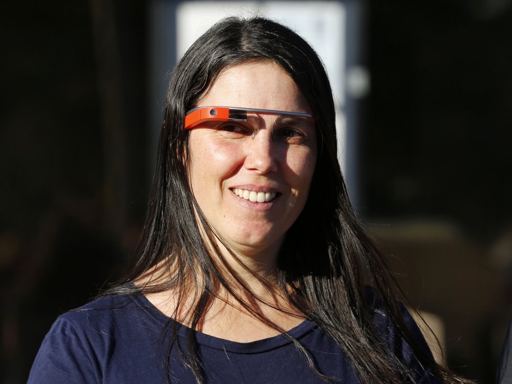 Defendant Cecilia Abadie smiles after appearing in traffic court to win her Google Glass case in San Diego January 16, 2014. ©Reuters/Mike Blake