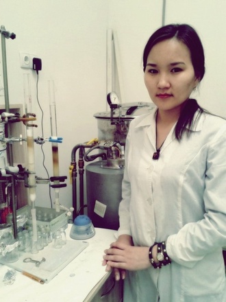Student Gulsana Sisengaliyeva discovers new compound ©enu.kz