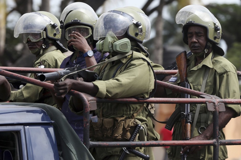 Riot policemen, Zanzibar. ©Reuters/Goran Tomasevic 
