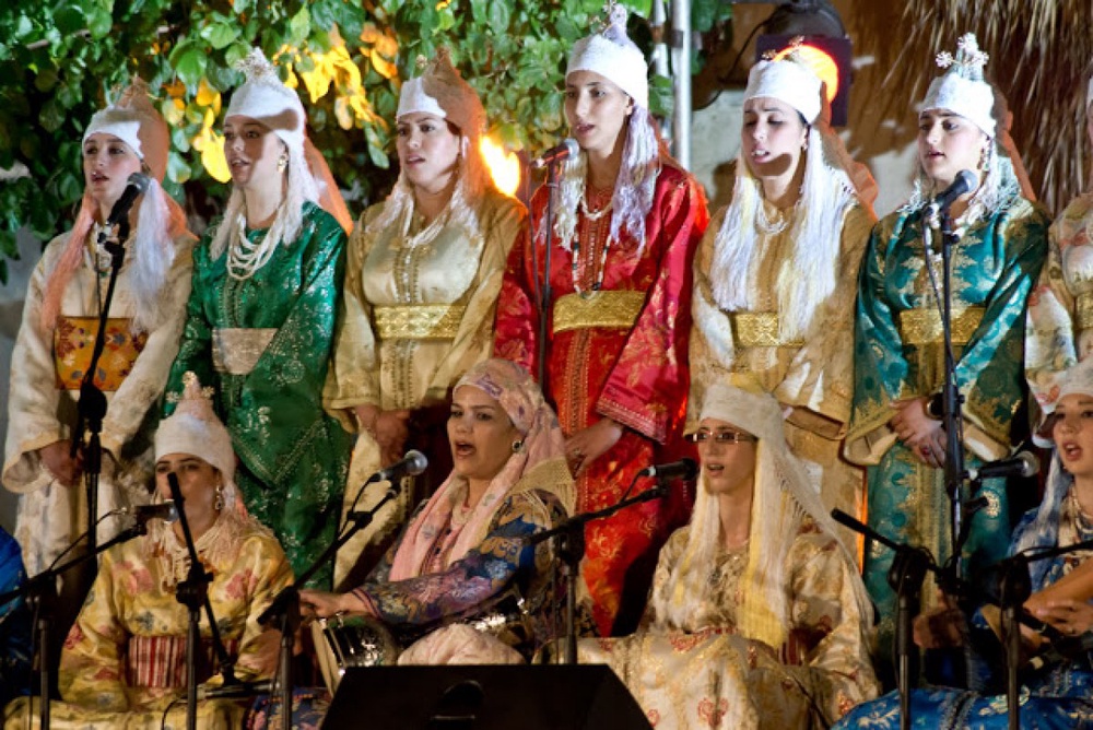 La Hadra Chefchaounia, female ensemble. Photo courtesy of riadzany.blogspot.com