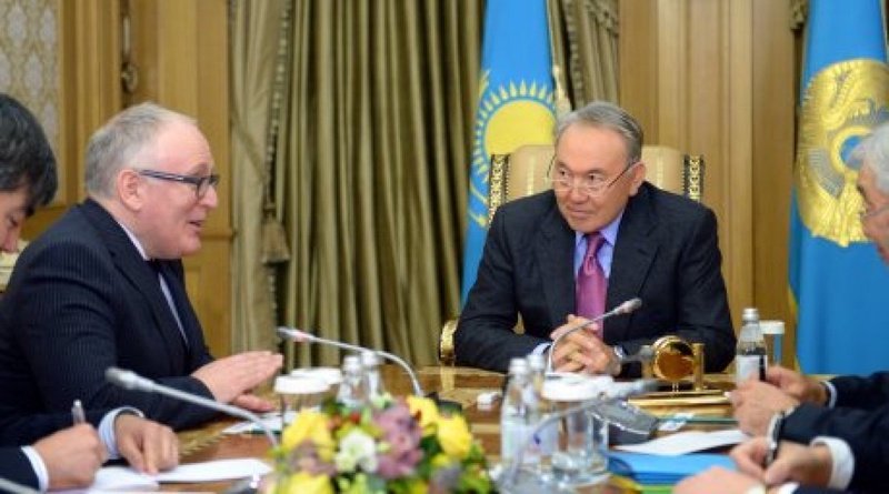 The President of Kazakhstan Nursultan Nazarbayev and Foreign Minister of Netherlands Frans Timmermans. ©akorda.kz