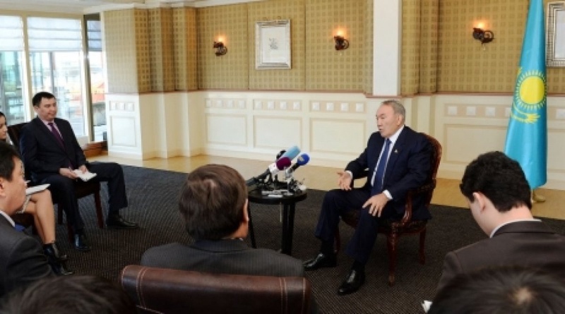 Nursultan Nazarbayev at the briefing in the Hague. Photo courtesy of akorda.kz