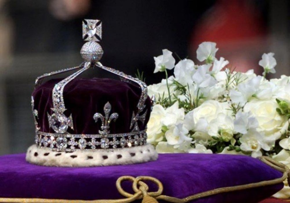 The 105-carat Koh-i-Noor diamond set in the crown. ©Reuters