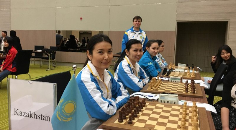 Kazakh women's chess team. ©Daniyar Ashirov
