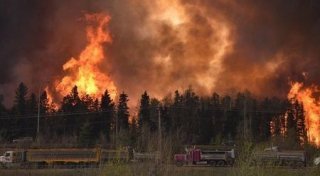 Wildfire near Fort McMurray. ©Reuters
