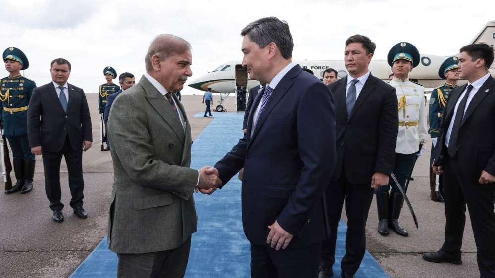 Pakistani Prime Minister arrives in Astana