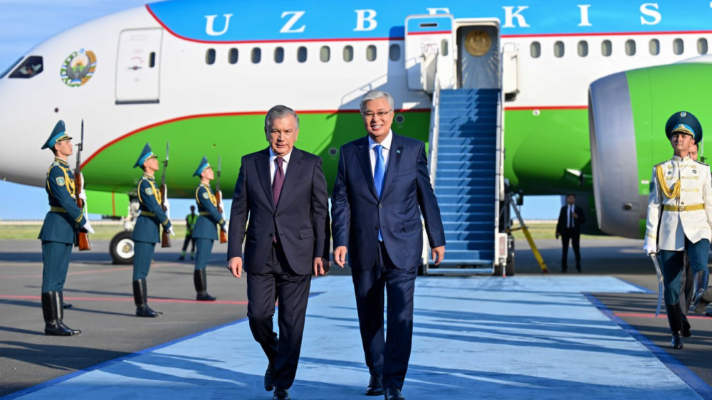 Tokaev greets Uzbekistan President at Astana airport